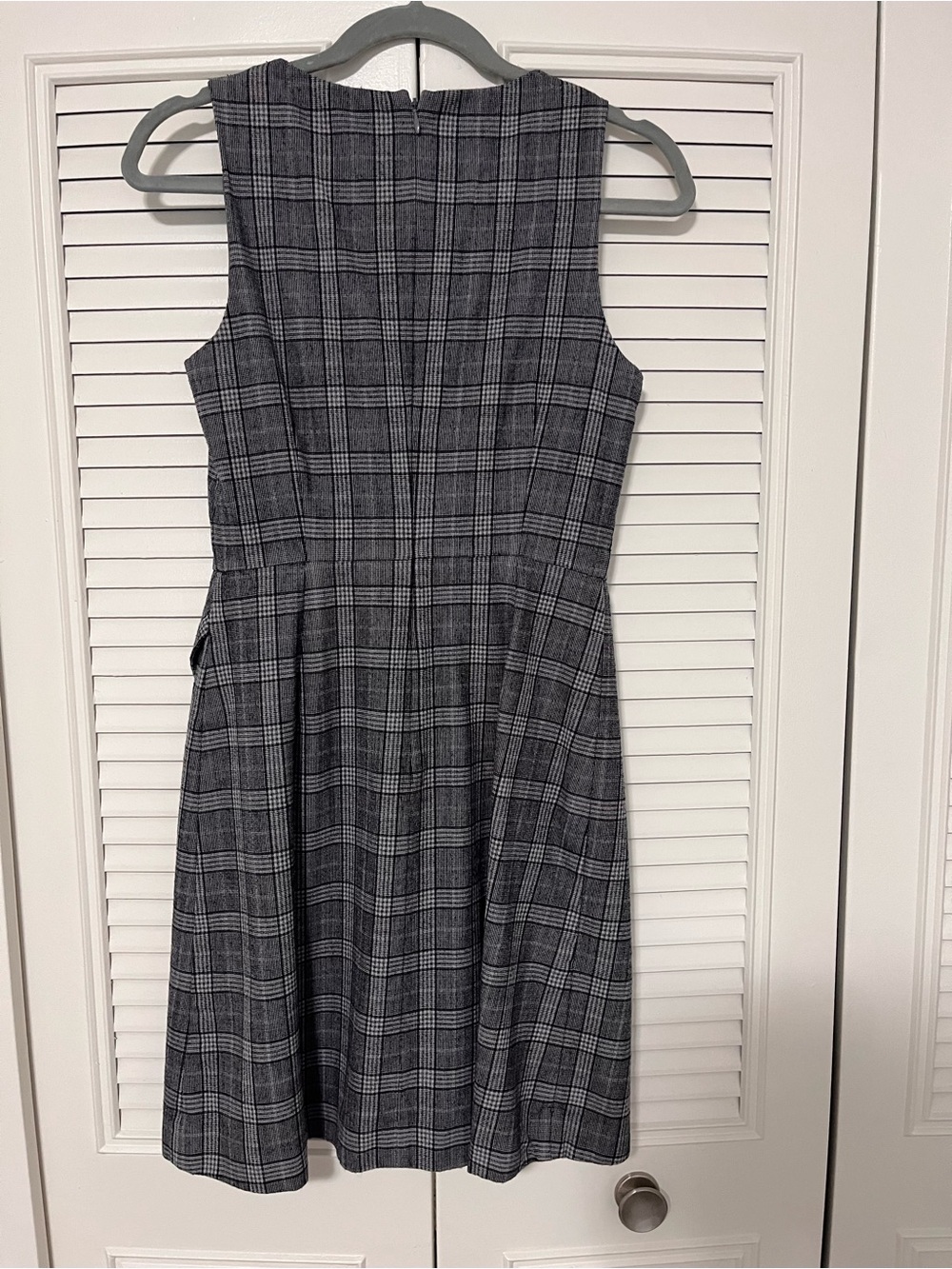 Banana Republic Black and Gray Plaid Sleeveless Sheath Dress - Picture 4 of 6